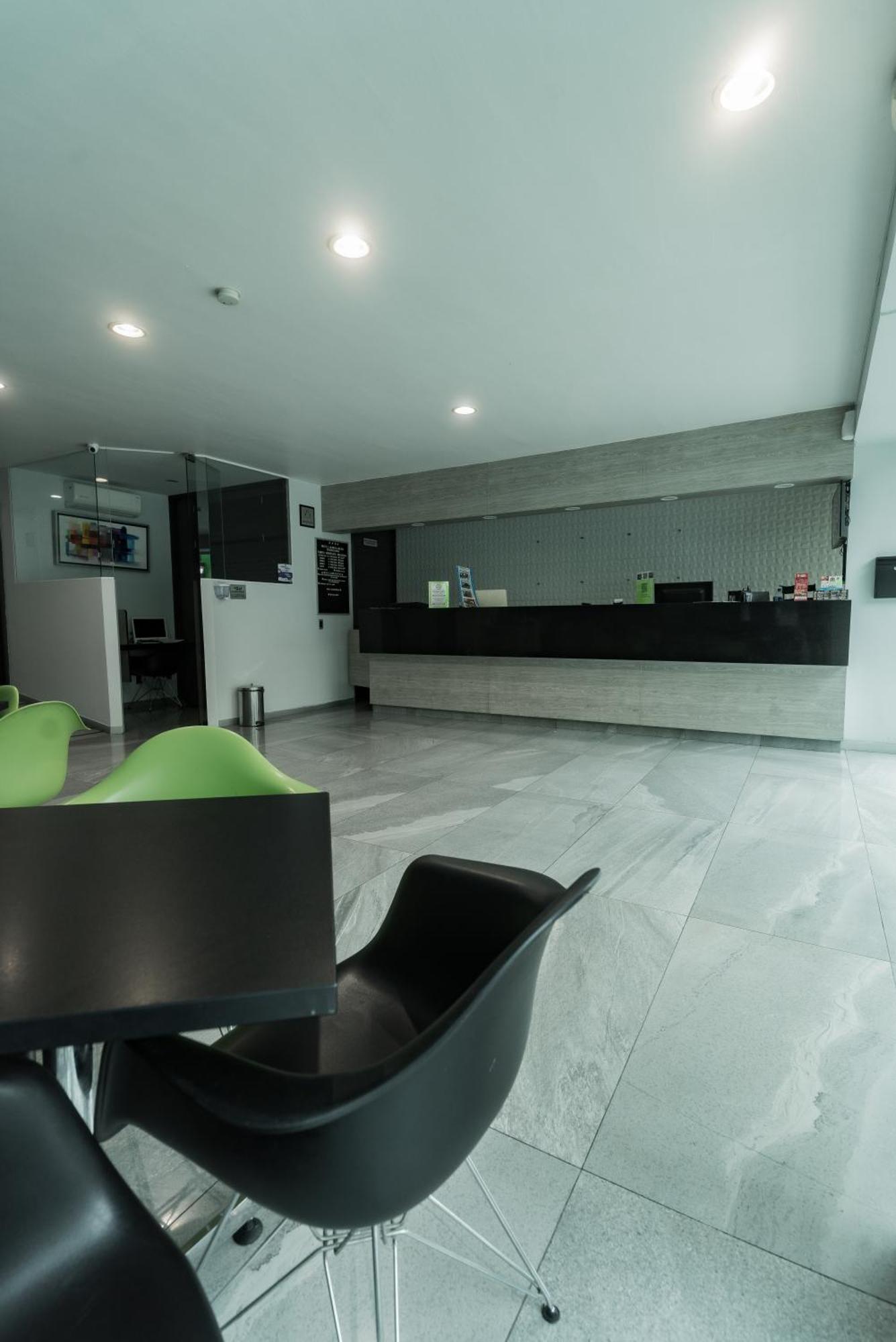 Hotel Lemon Green -Zona Expo Frente Al Centro De Convenciones Guadalajara Buitenkant foto